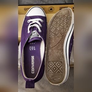 Women's Converse shoes size 8